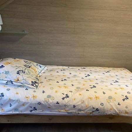 Le Jardin Des Biches Bed & Breakfast Somme-Leuze ภายนอก รูปภาพ