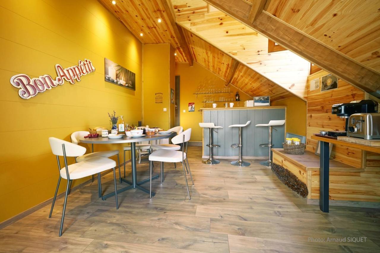 Le Jardin Des Biches Bed & Breakfast Somme-Leuze ภายนอก รูปภาพ