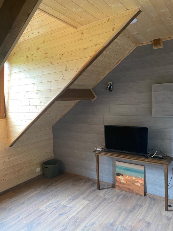 Le Jardin Des Biches Bed & Breakfast Somme-Leuze ภายนอก รูปภาพ