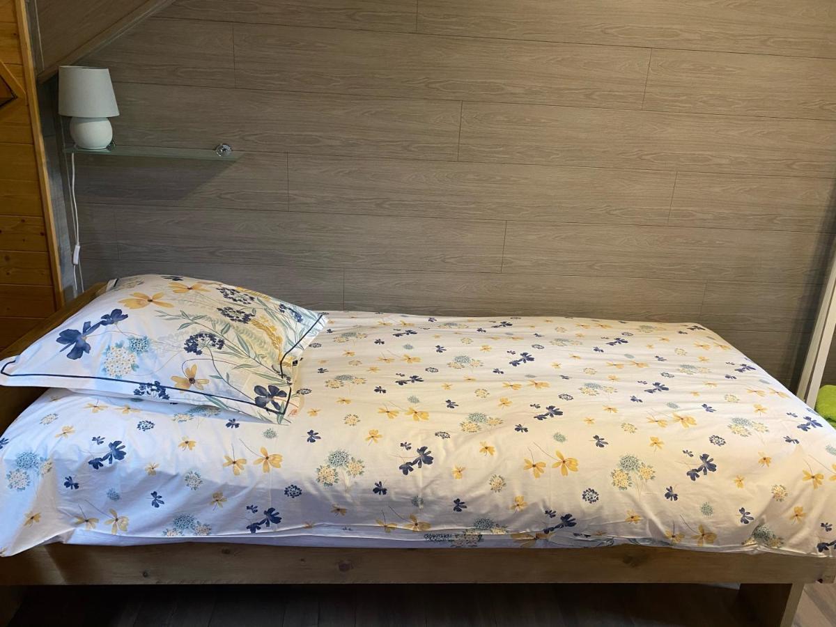 Le Jardin Des Biches Bed & Breakfast Somme-Leuze ภายนอก รูปภาพ