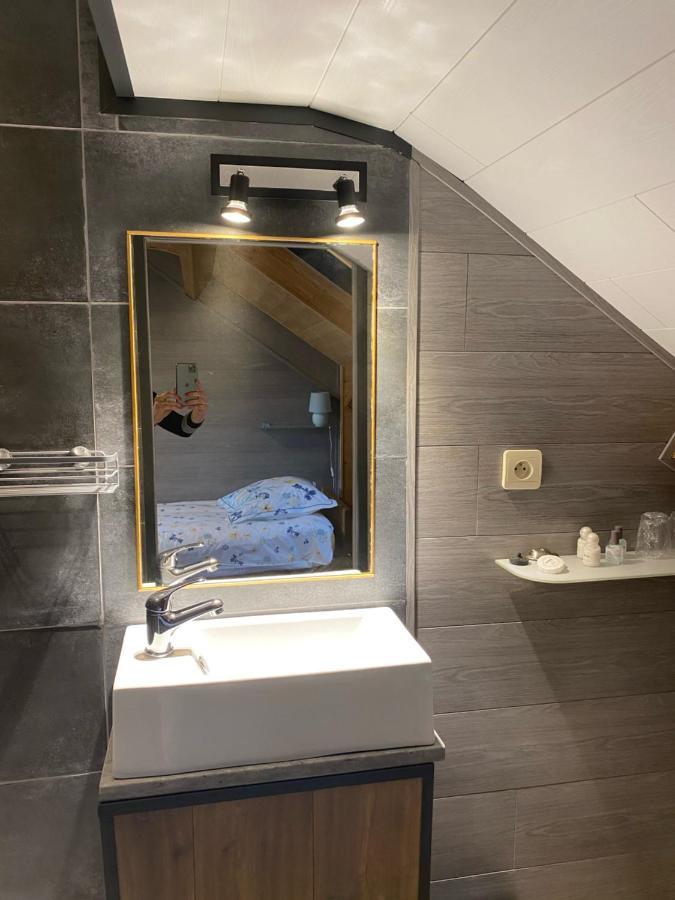 Le Jardin Des Biches Bed & Breakfast Somme-Leuze ภายนอก รูปภาพ
